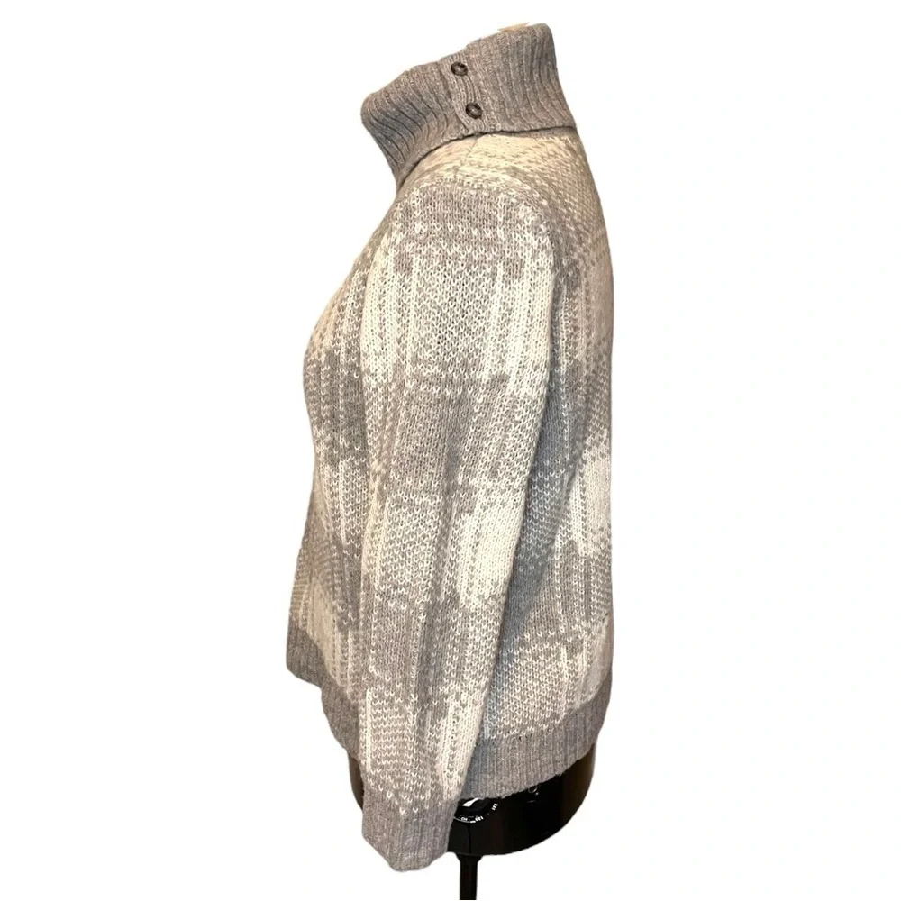 Tommy Hilfiger Soft Wool Blend Chunky Large Scale Plaid Turtleneck - Picture 6 of 11